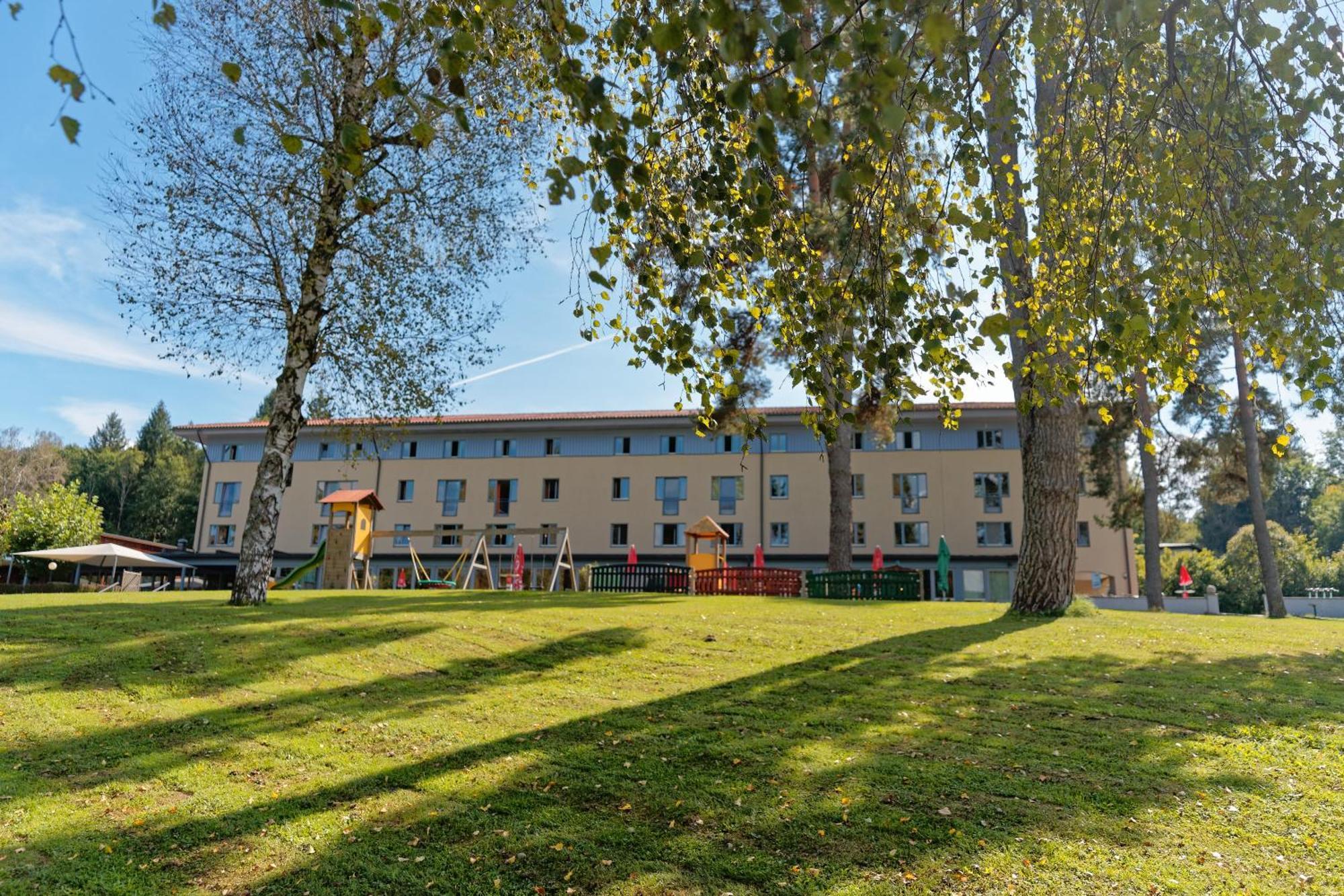 Jugend- Und Familiengastehaus Cap Worth Ostello Velden am Wörthersee Esterno foto